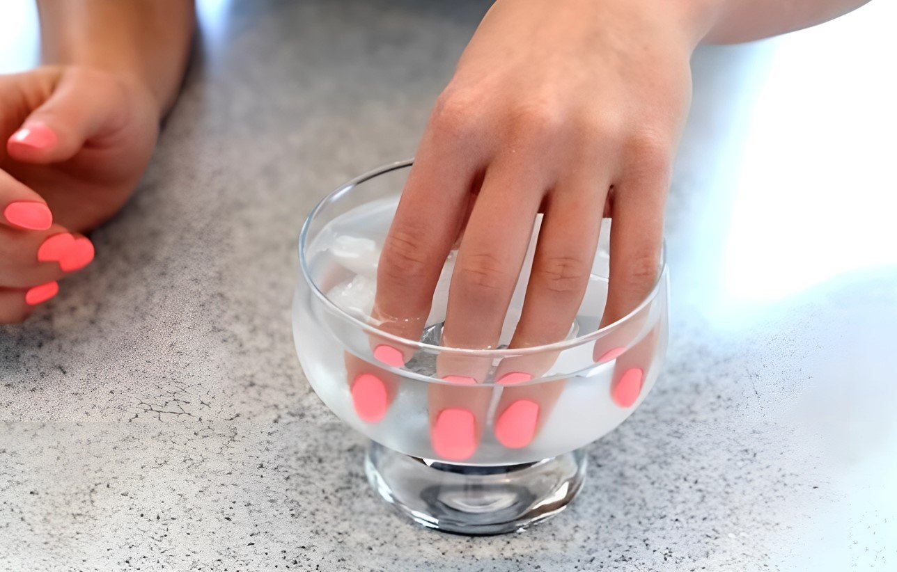 Как быстро высушить лак на ногтях: 7 лайфхаков от мастеров салонов красоты