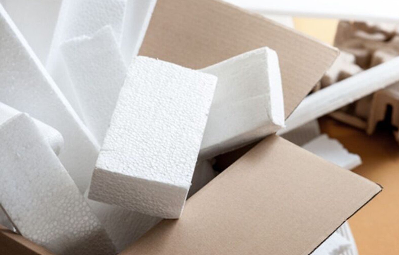 Не выкидывайте пенопласт от упаковок: 7 полезных способов использования дома и на даче