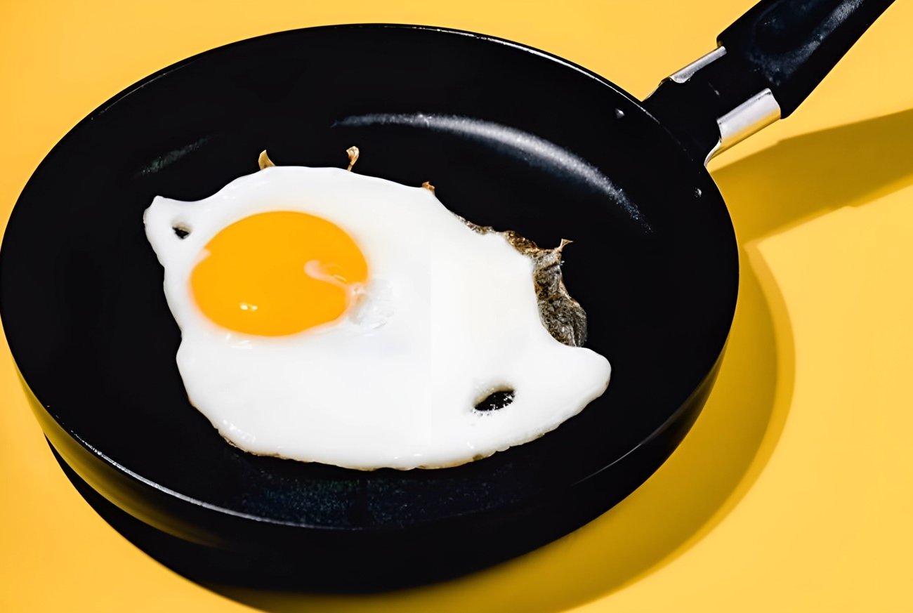 Многие допускают эти 5 ошибок при приготовлении яичницы: запомните и жарьте правильно
