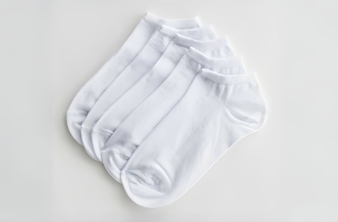 Как вернуть белым носкам первозданную белизну: поможет трюк с микроволновой печью