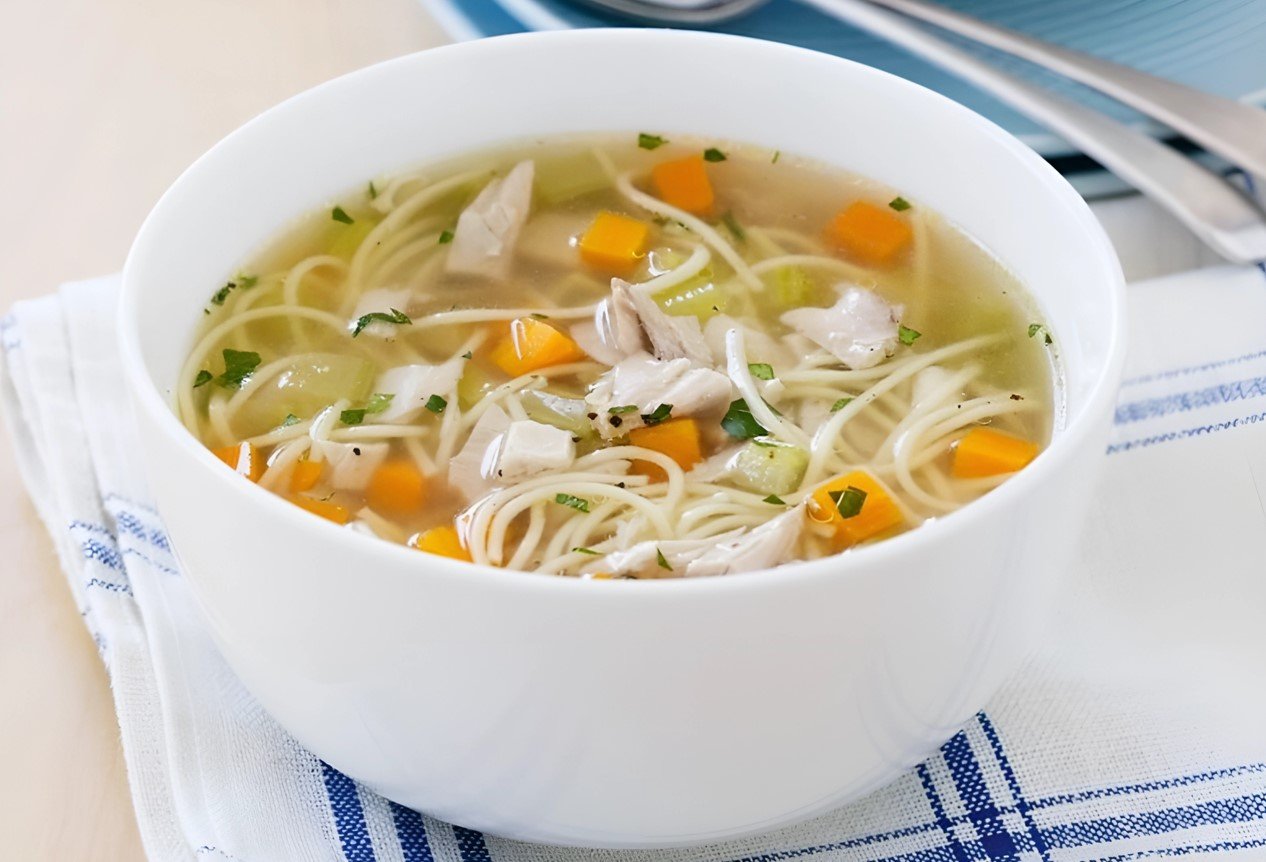 Вкус супа с макаронами удивит своей эксклюзивностью: запомните этот трюк с обжариванием