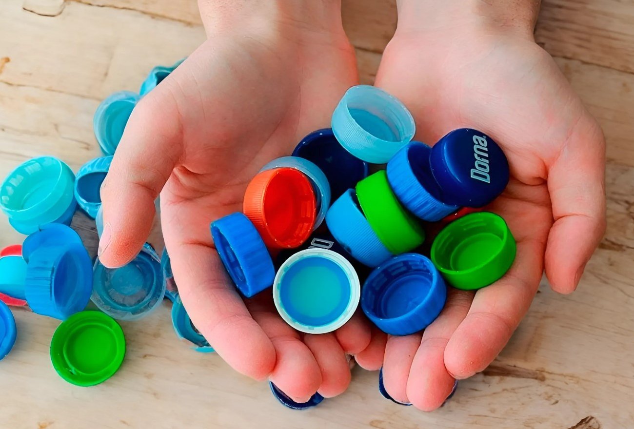 Не выбрасывайте крышечки от пластиковых бутылок: запомните 8 полезных способов использования