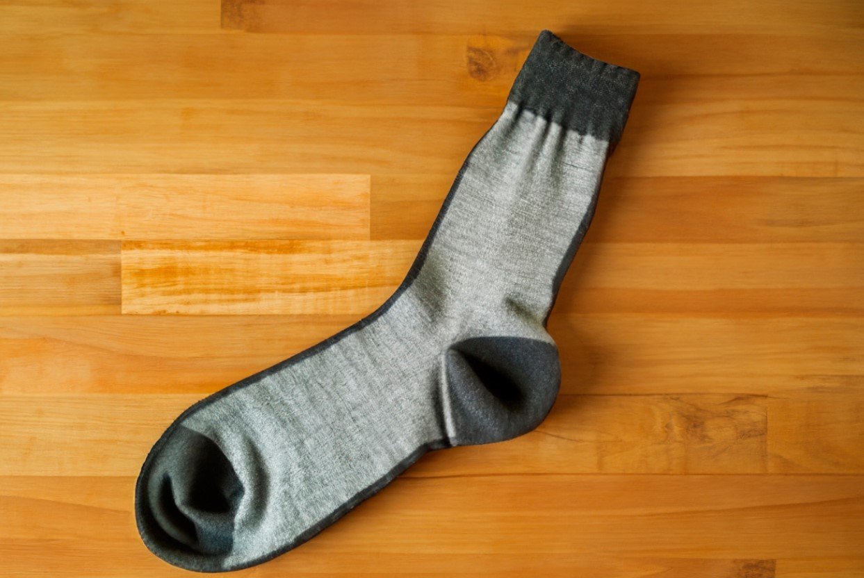 Не выбрасывайте одиночные носки: запомните эти 6 полезных способов применения