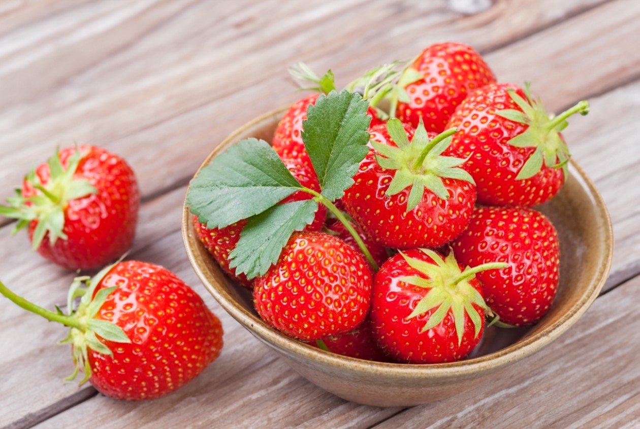 Клубника вырастет большой и вкусной: запомните эти 4 секрета по уходу за ягодой