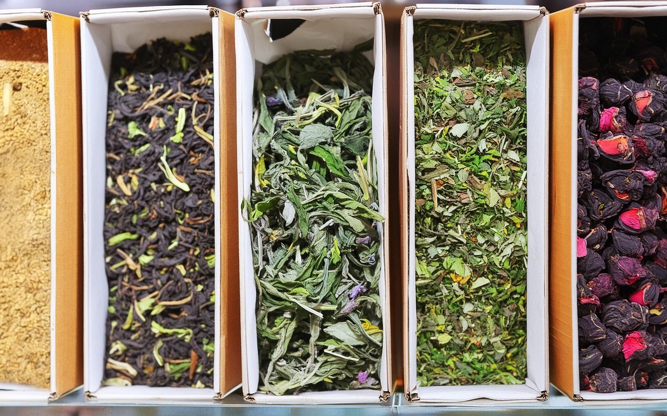 Не выкидывайте пустые коробки от чая: умелые хозяйки нашли им эффективное применение