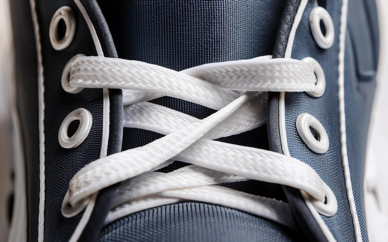 Шнурки в обуви будут снова белоснежными: легкие способы вернуть белизну
