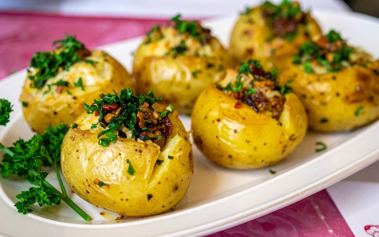 Секрет сочной домашней крошки-картошки: свекровь показала, как приготовить лучше, чем в ресторане