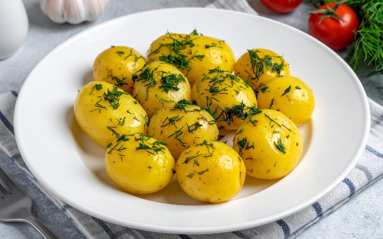 Варю молодую картошку особым способом и наслаждаюсь вкусом: способ приготовления идеального гарнира