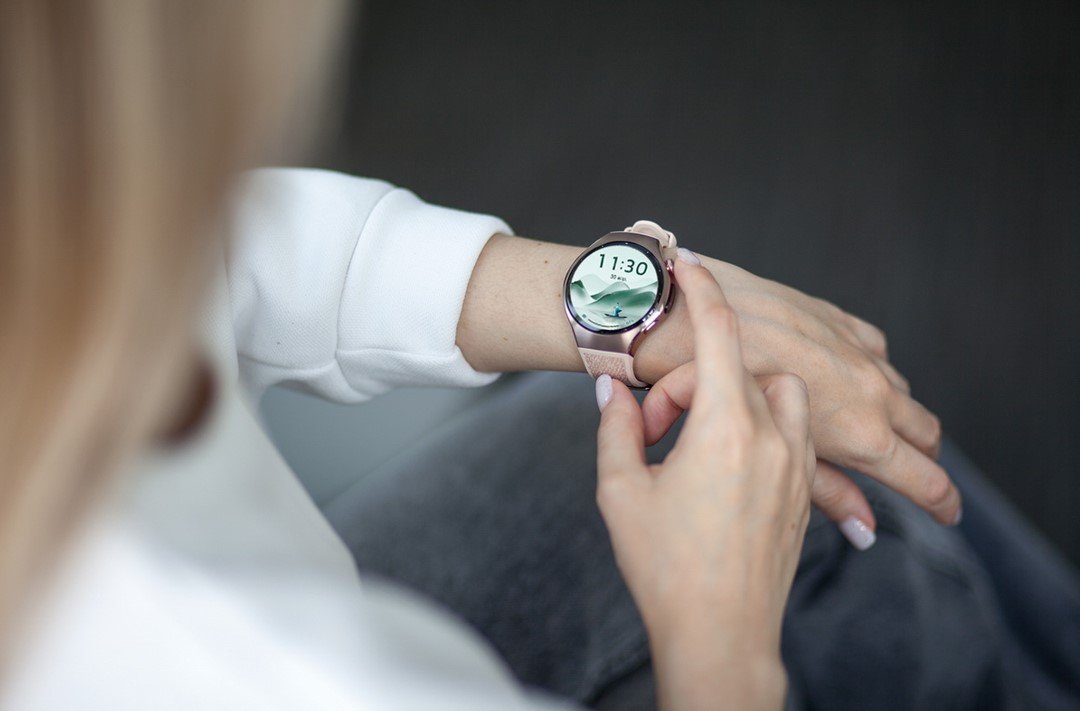 Новый уровень умных часов: Huawei Watch 5 с технологией X-TAP