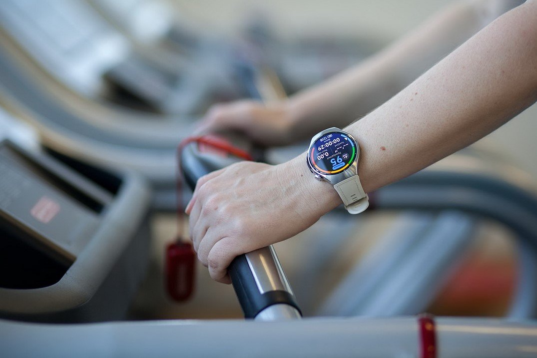 Новый уровень умных часов: Huawei Watch 5 с технологией X-TAP