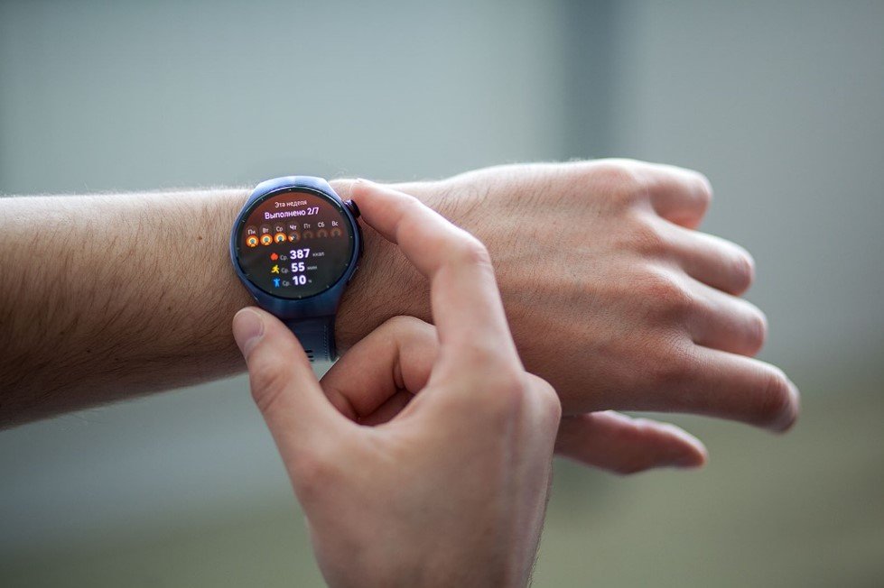 Новый уровень умных часов: Huawei Watch 5 с технологией X-TAP