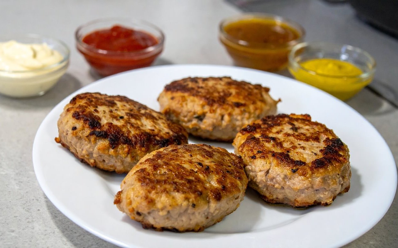 Котлеты заиграют новыми вкусами с натуральными заменителями хлеба: варианты альтернативных добавок