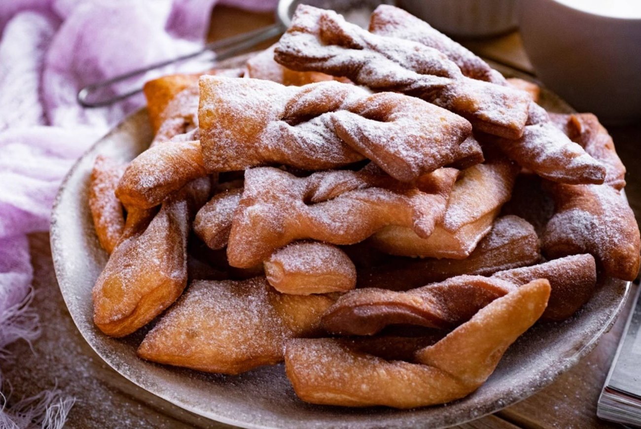 Хворост на кефире получится невероятно воздушным: проверенный временем рецепт приготовления