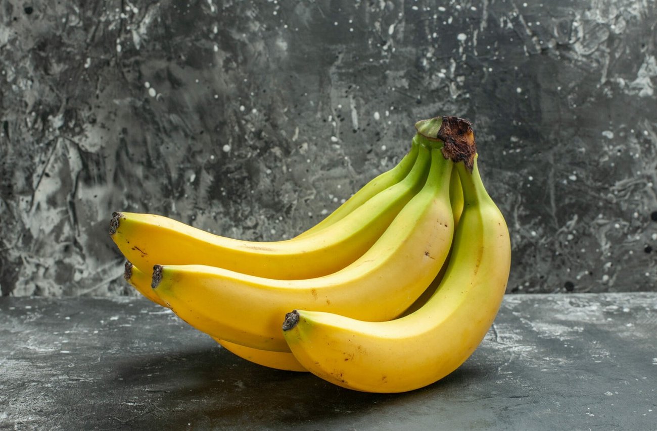 Бананы на ночь могут навредить: важная информация для любителей фруктов
