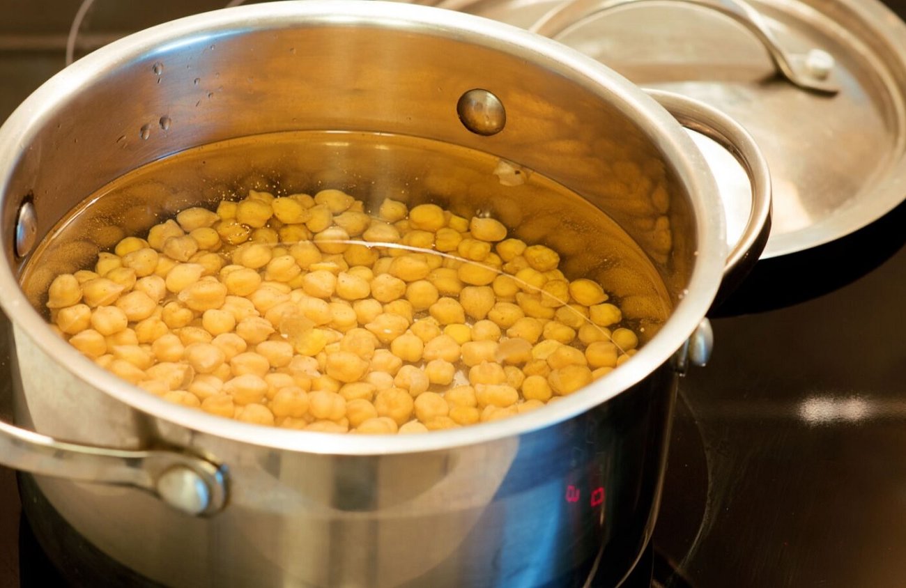 Горох разваривается за полчаса и получается нежным: хитрость от опытных кулинаров