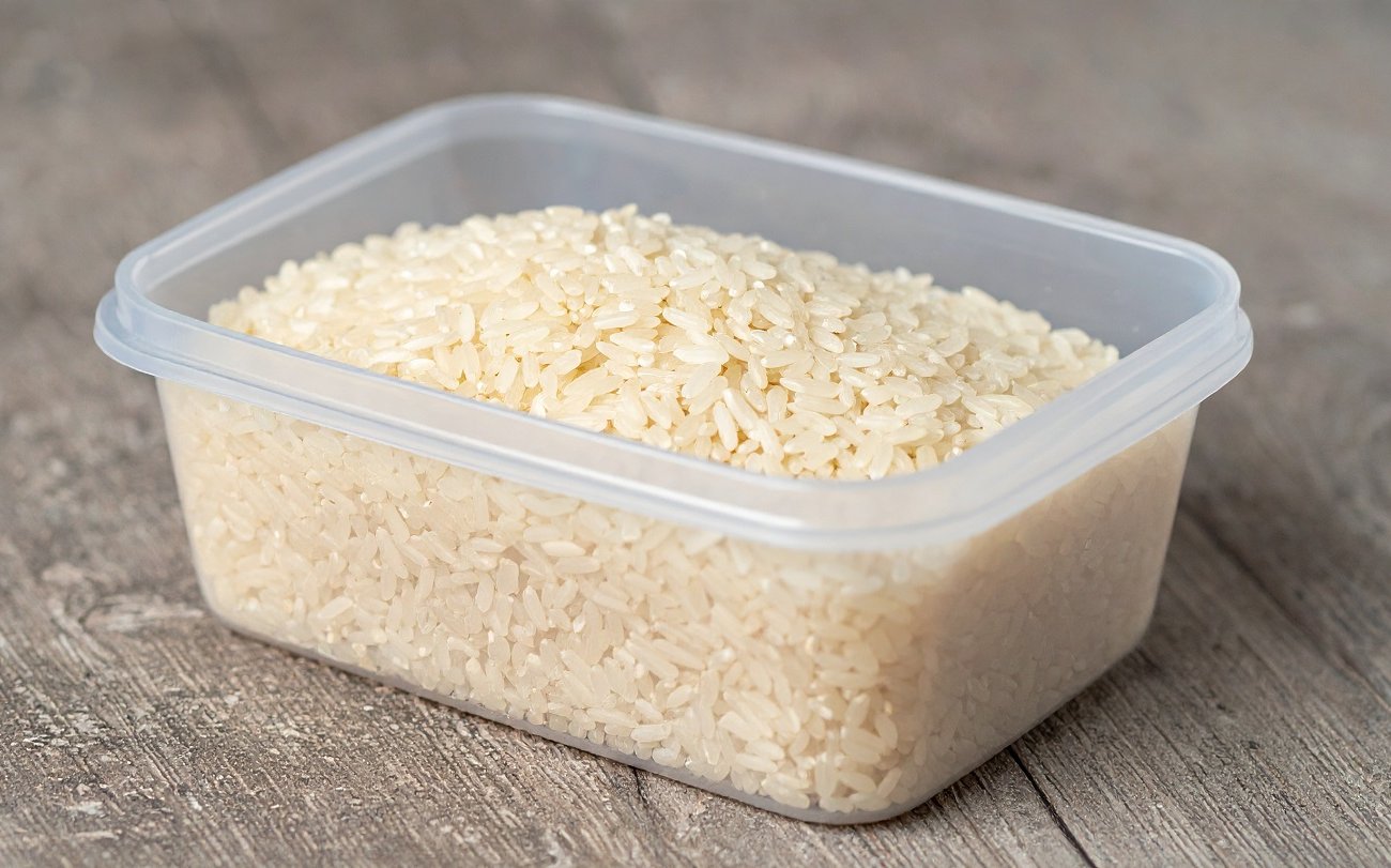 Суперклей останется жидким и не засохнет: хитрость с хранением на кухне