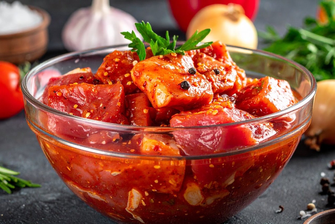 Жесткое мясо для шашлыка будет таять во рту как масло: кулинарная хитрость профессиональных поваров