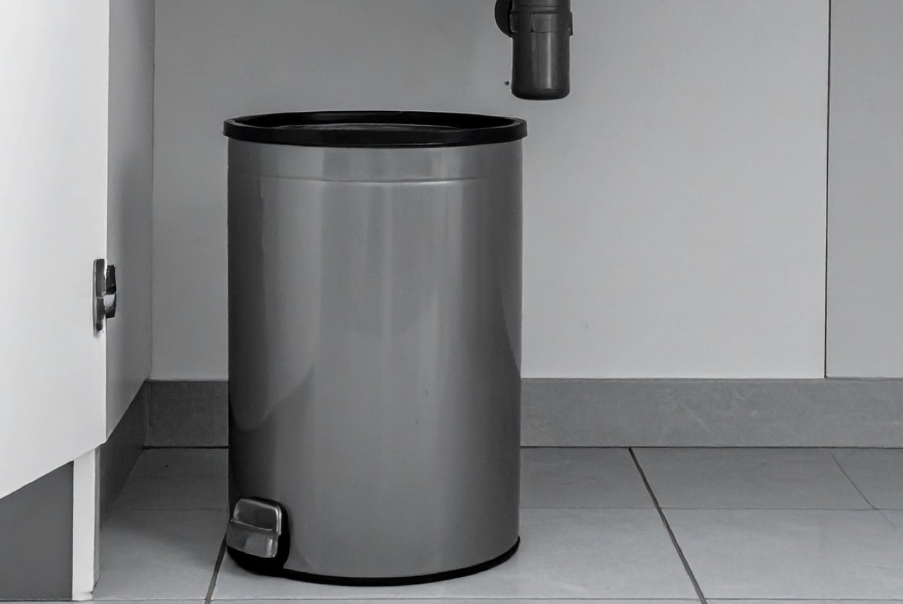 Мусорное ведро больше не воняет: копеечные способы избавиться от неприятного запаха
