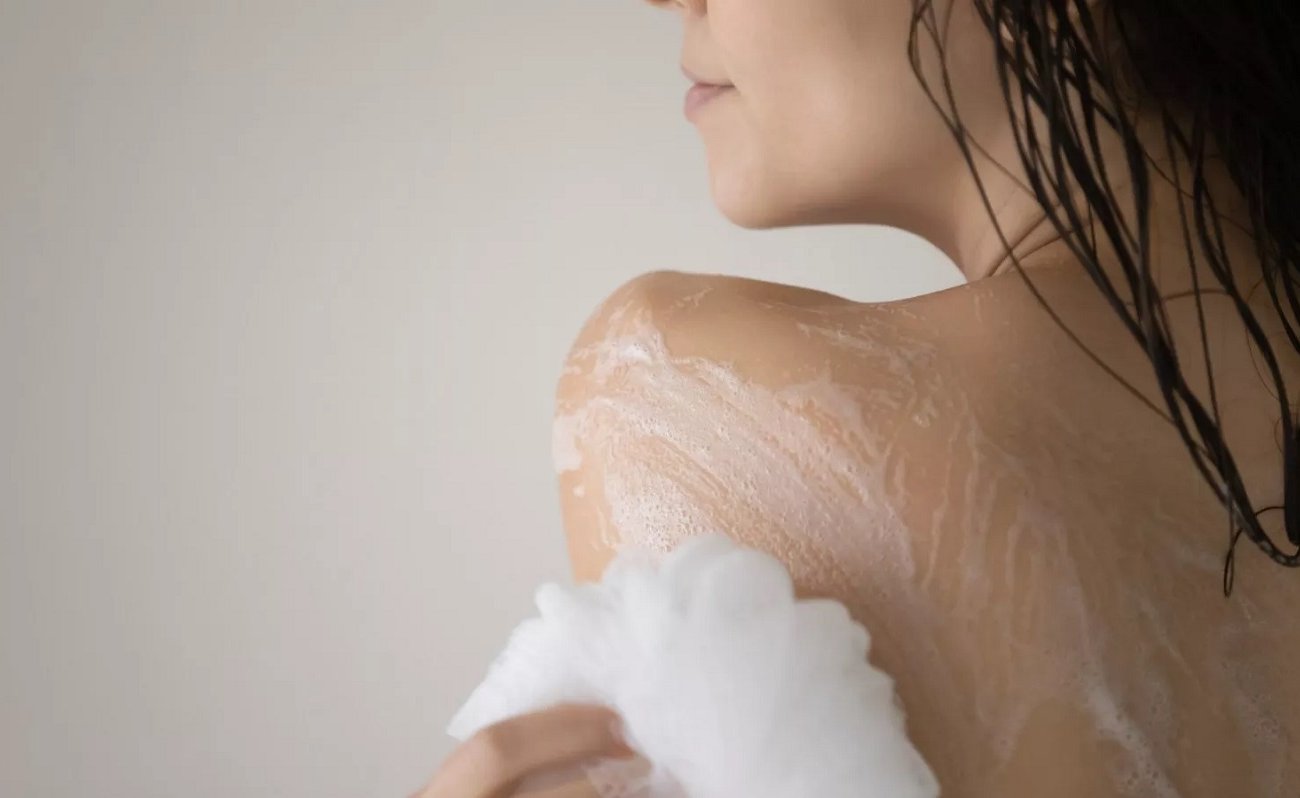 Кожа будет здоровой и увлажненной: врачи объяснили как часто нужно мыться