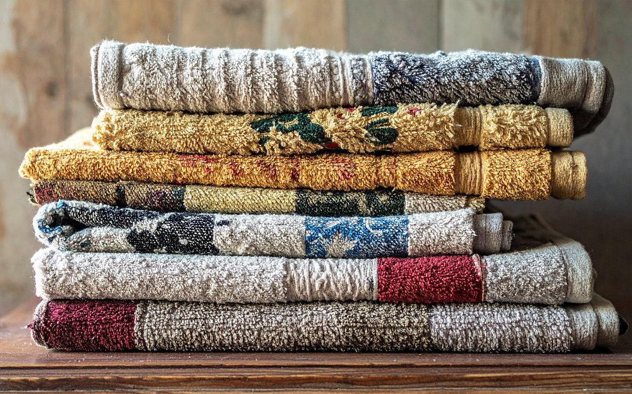 Не спешите выбрасывать старые полотенца: неожиданные способы их применения