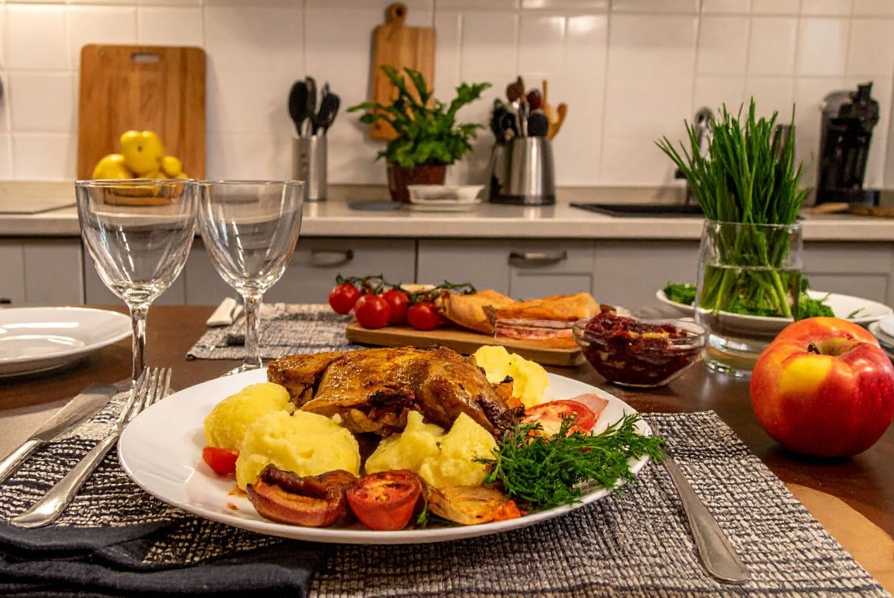 Вечерний голод больше не мучает: запомните простые способы побороть желание наедаться на ночь