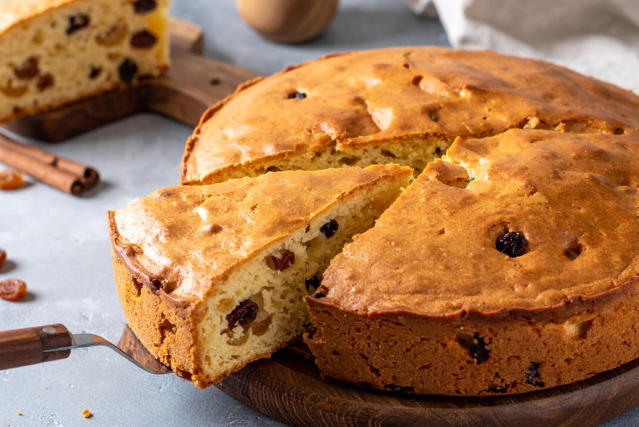 Изюм и цукаты не тонут в тесте благодаря одной хитрости: прием опытных кондитеров