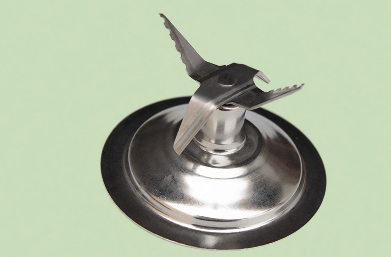 Как наточить ножи блендера за минуту: простой лайфхак с яичной скорлупой