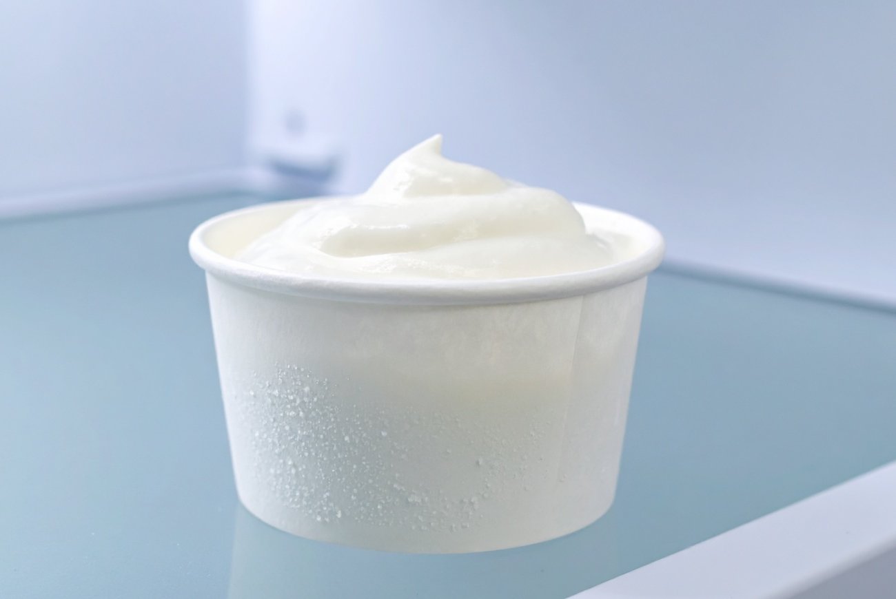 Зачем опытные хозяйки замораживают сметану: кулинарная хитрость