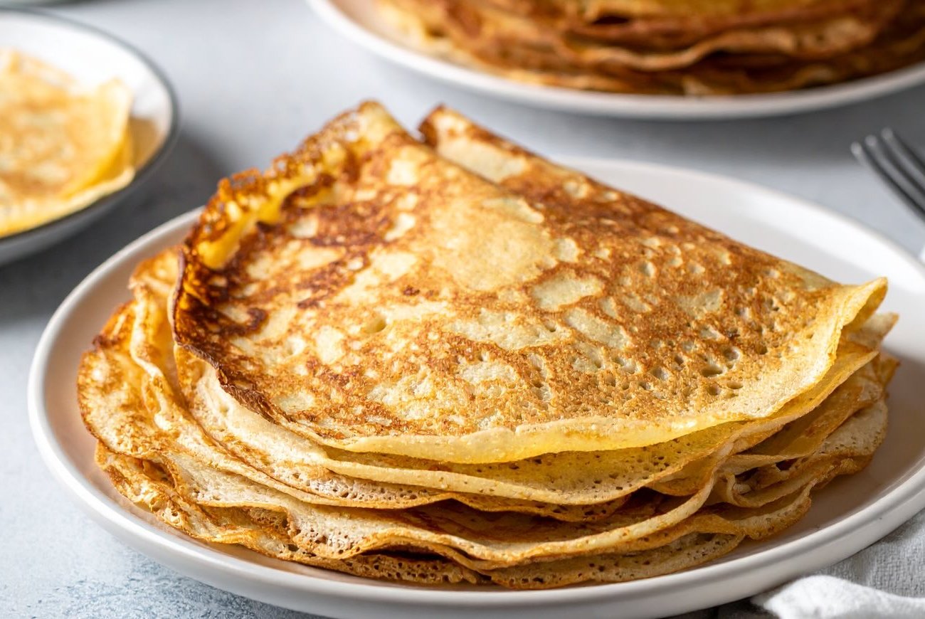 Кружевные блинчики больше не рвутся на сковороде: способ приготовления с крутым кипятком