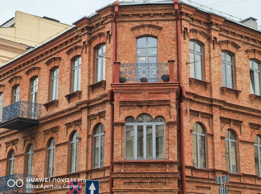 Обзор смартфона Huawei nova 14 Pro: стильный дизайн и камера флагманского уровня