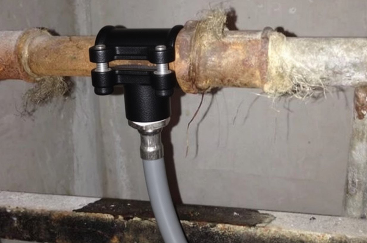 Как врезаться в стальную трубу без сварки: простой способ без вызова сантехника