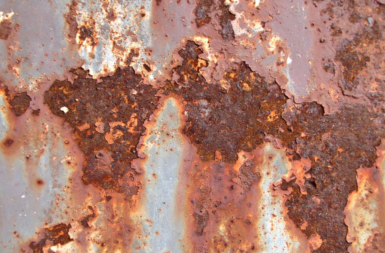 Металл быстро очистится от ржавчины без лишних затрат: эта домашняя смесь заменит помощь специалиста