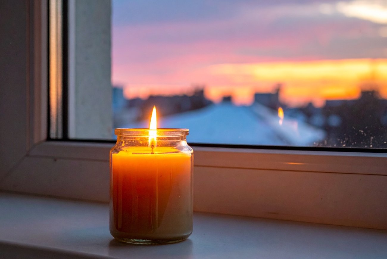 Нашла все щели в окнах за 10 минут: записывайте 5 проверенных приемов определения продувания