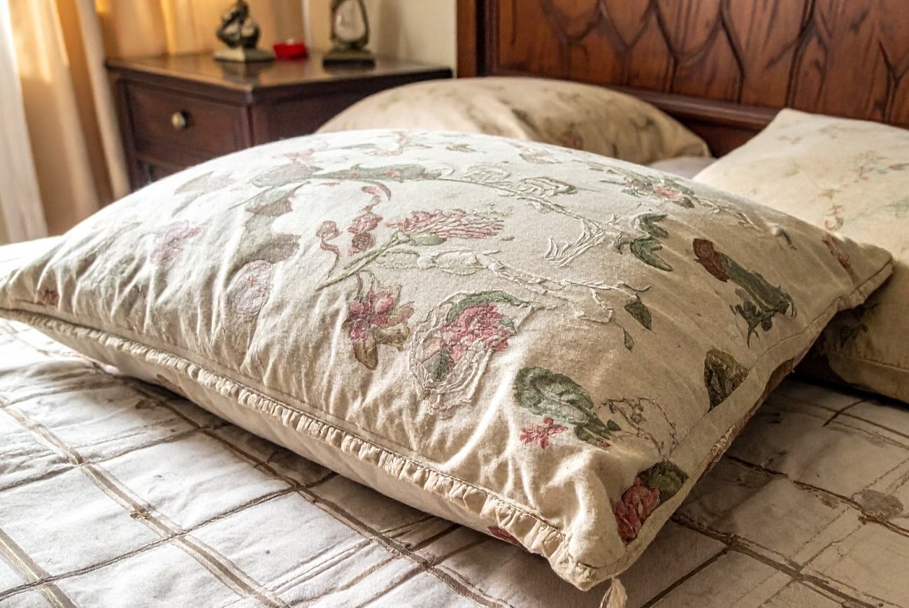 Не выбрасывайте старые наволочки: владельцы шуб будут в восторге от этой хитрости