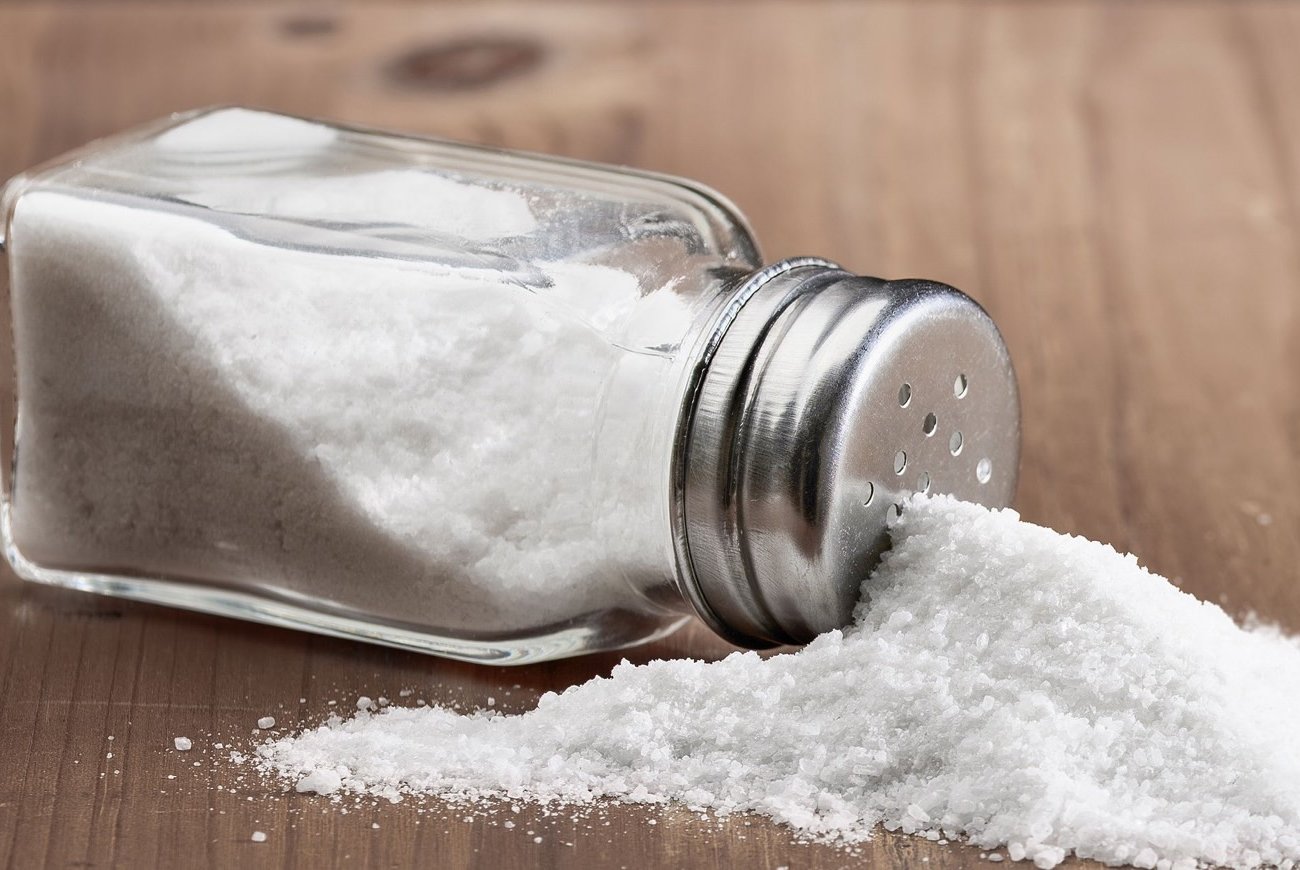 Соль больше не нужна: 5 полезных альтернатив, которые усилят вкус блюд
