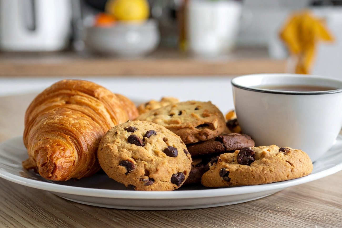 Фигура останется стройной даже со сладким в рационе: простое правило от опытного диетолога