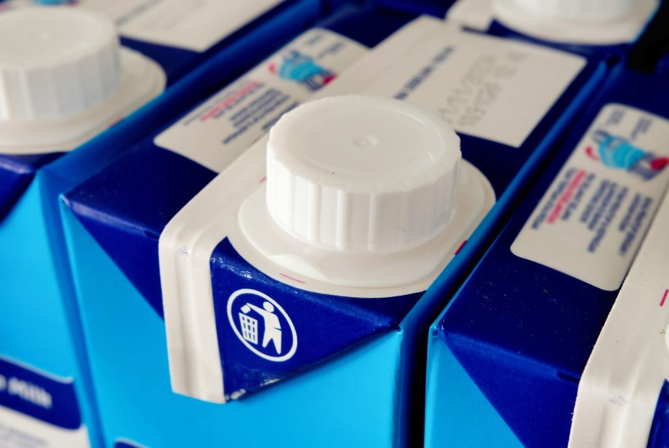 Пакеты от молока превращаю в полезные вещи: способы их использования в хозяйстве