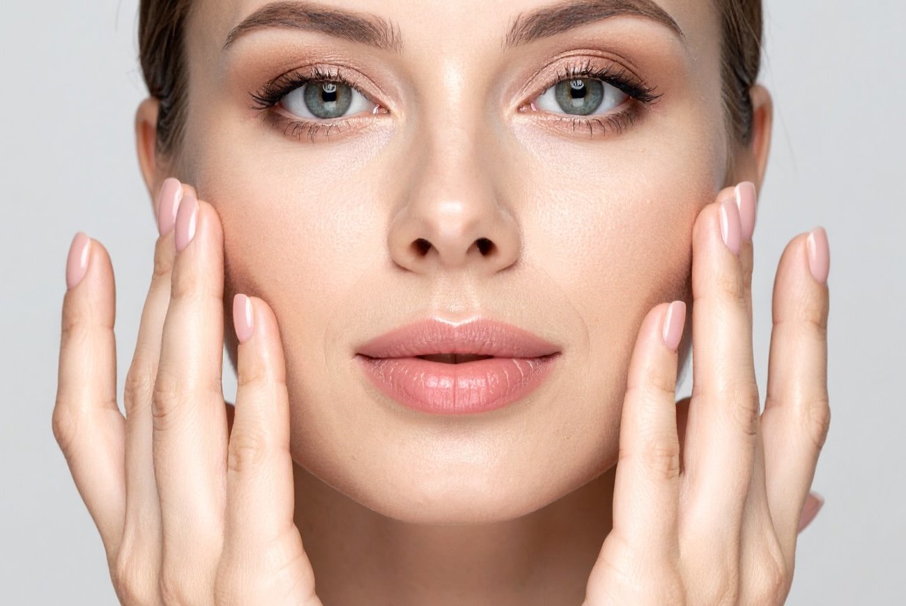Кожа будет упругая и гладкая: правила домашнего ухода против морщин