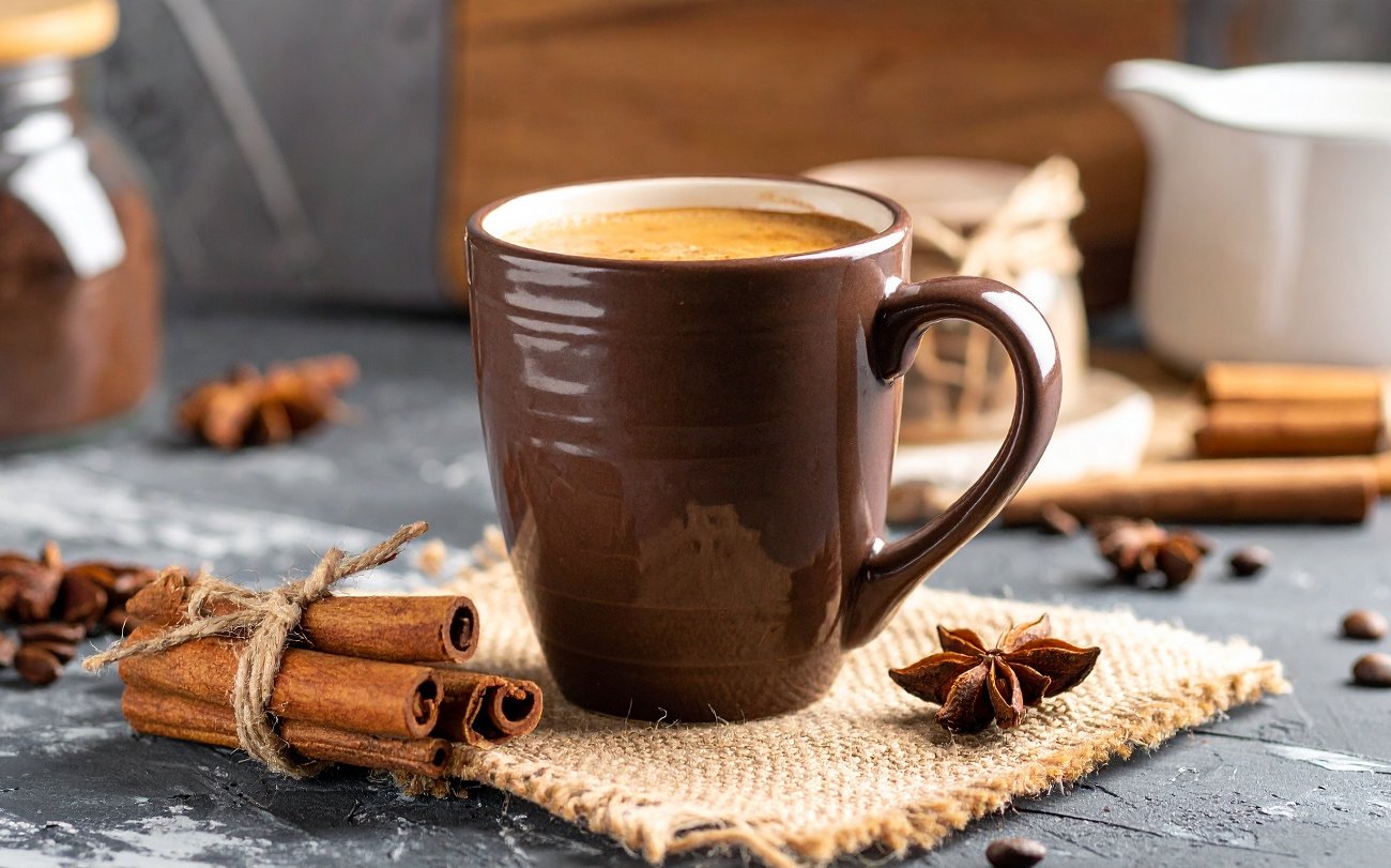 Неожиданная польза кофе с корицей: почему стоит пить его каждый день