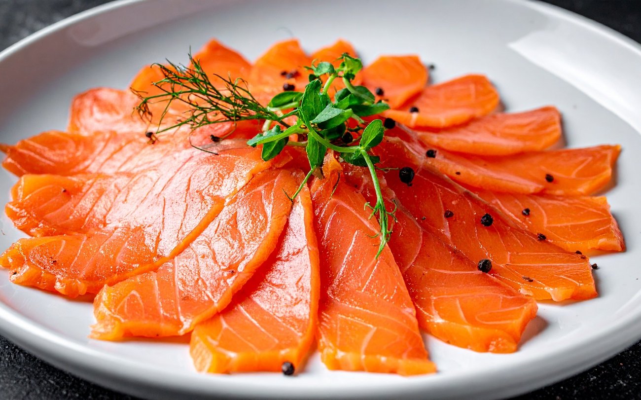 Красная рыба к Новому году будет нежной как масло: рецепт домашней засолки