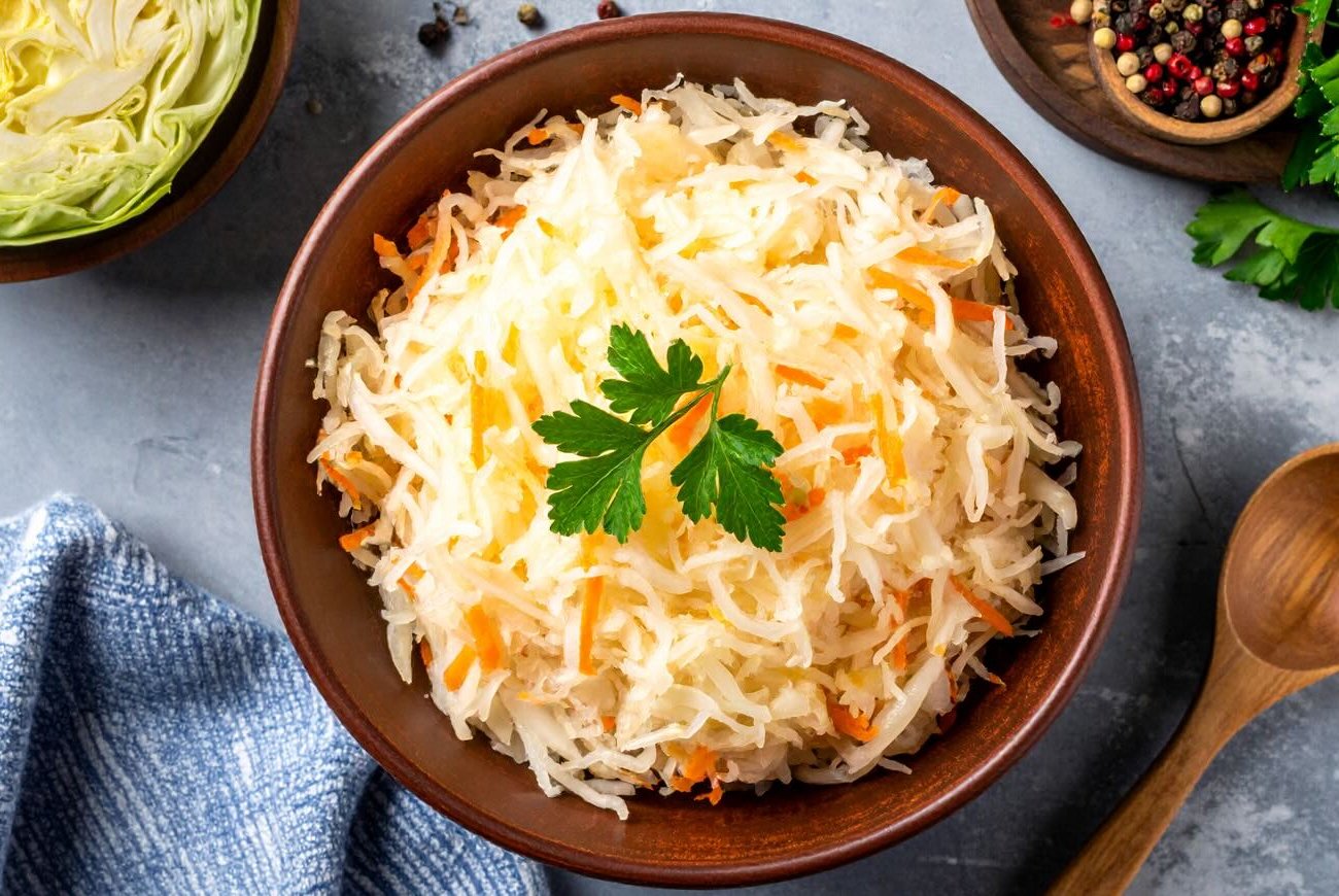 Промывать или нет квашеную капусту: не допускайте ошибку неопытных хозяек