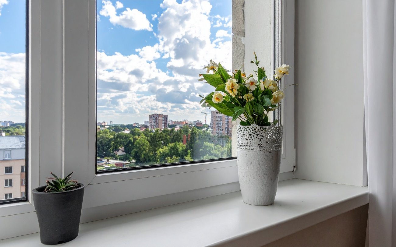 Пластиковый подоконник будет как новый без замены: способ удаления глубоких царапин