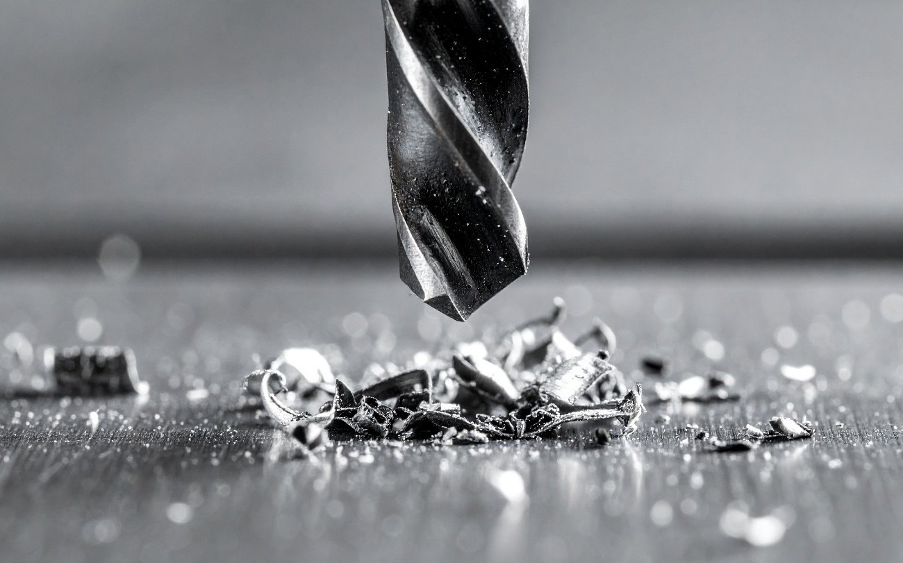 Нержавеющая сталь поддастся за пару минут: хитрости сверления металла