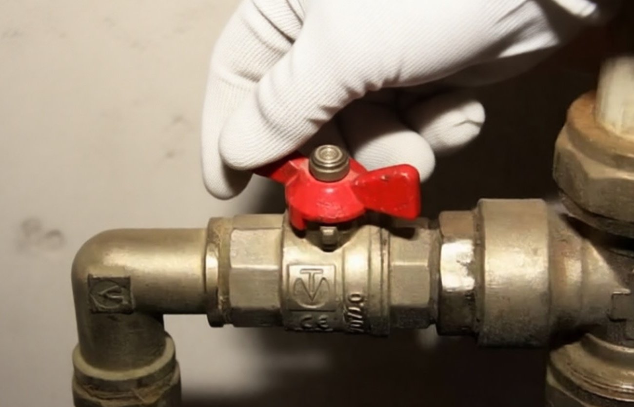 Как разблокировать заклинивший шаровой кран без молотка и вызова мастера: пошаговая 15-минутная инструкция