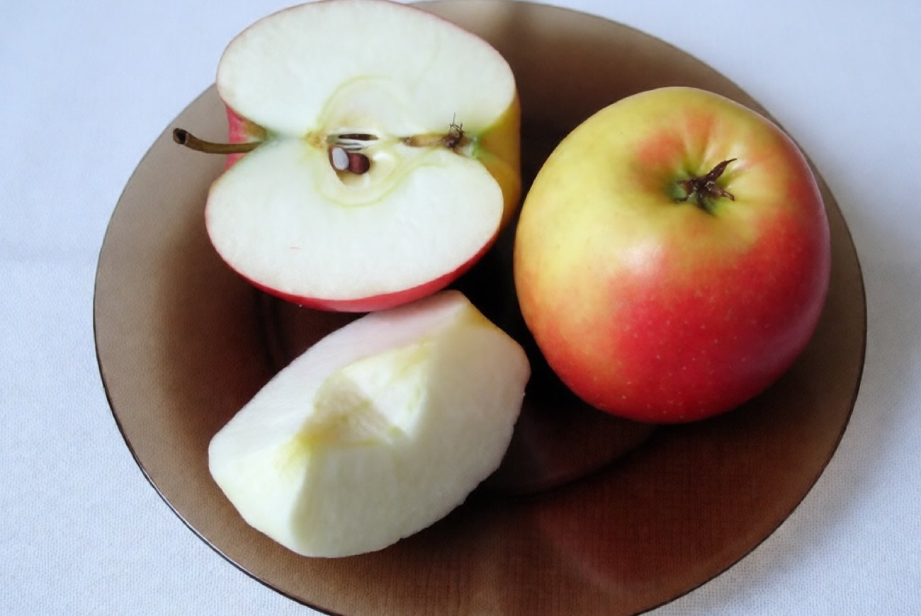 Яблоки принесут максимум пользы: запомните, в каком виде их нужно употреблять