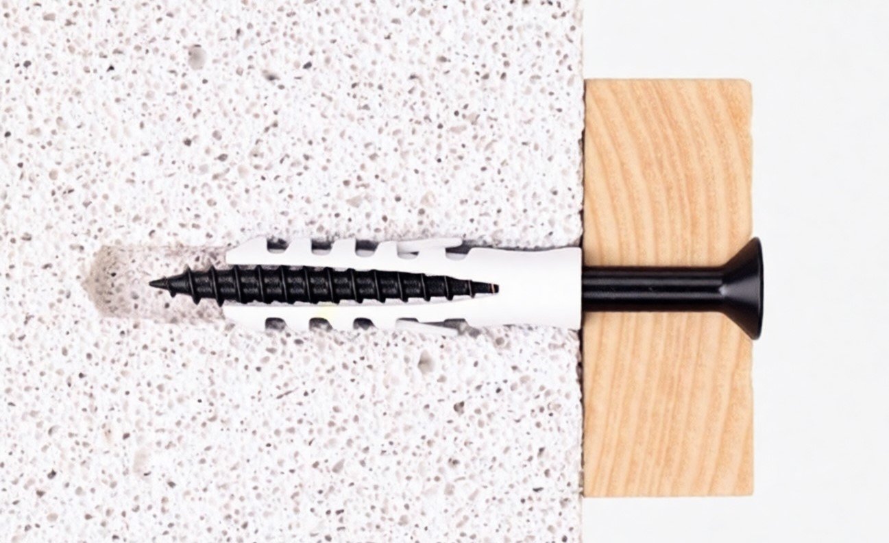 Как надежно закрепить дюбель в газобетоне без помощи мастера: простой способ - удержит даже тяжелую мебель