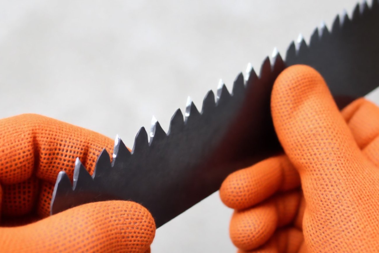 Как заточить ножовку до остроты бритвы: простой метод без затрат и помощи мастера