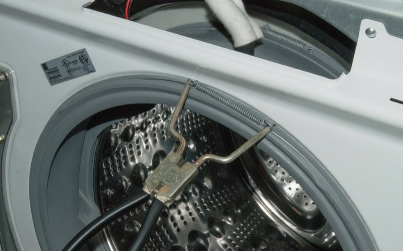Как очистить уплотнительную резинку стиральной машины от грязи и плесени: понадобится белизна