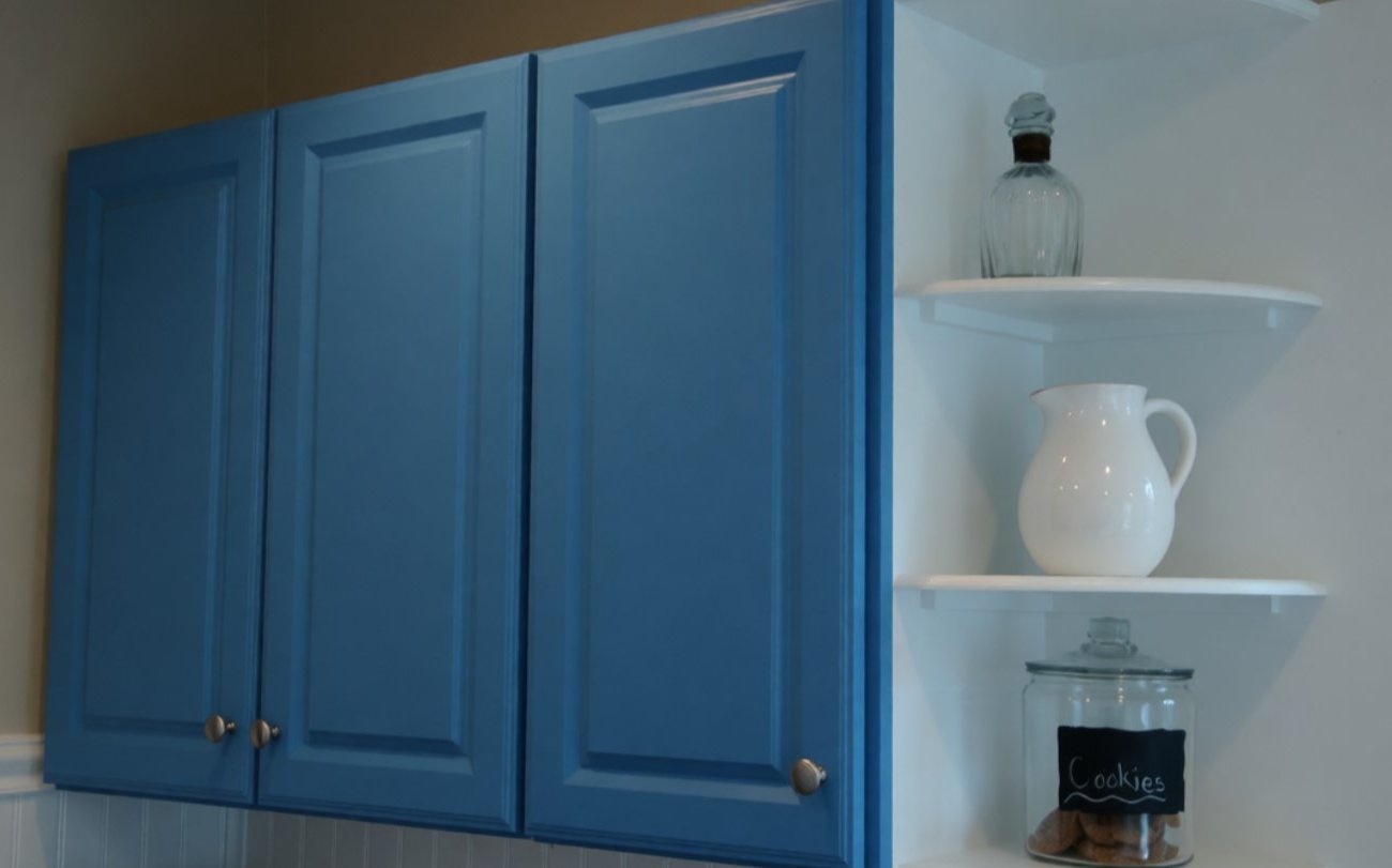 Как удалить застарелый жир с кухонных фасадов: проверенный метод без дорогой бытовой химии