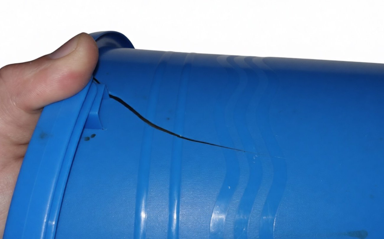 Как заделать трещину в пластиковом ведре за 5 минут: 2 копеечных способа восстановления